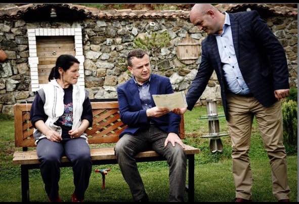 FOTO/”Ja si blihet Lame”, Denoncimi i qytetarit: Dha lejë për objektin tek stadiumi “Qemal Stafa”