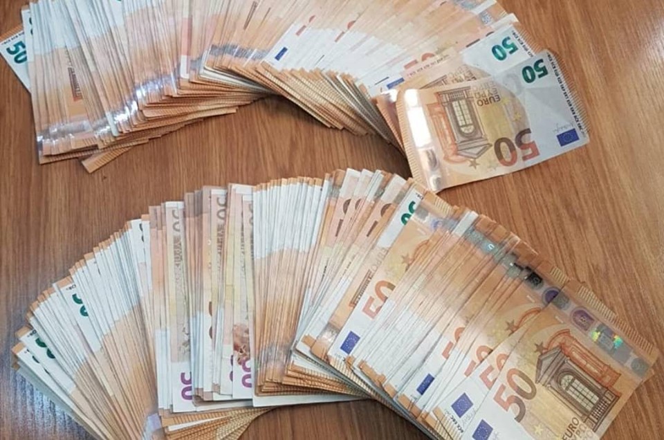 Sekuestrohet një sasi e madhe droge dhe 20 mijë euro në Korçë