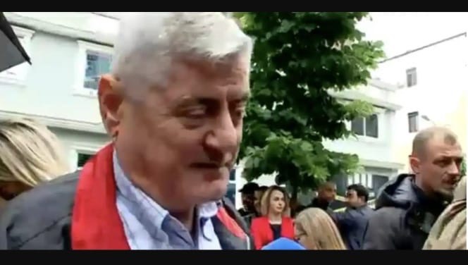 Dash Shehi thote se Tirana duhet te ndalet deri sa te ike Rama