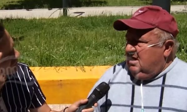 70 vjeçar dhe i sëmurë! Të moshuarin nga Fieri e sorollasin në zyrat e hipotekës