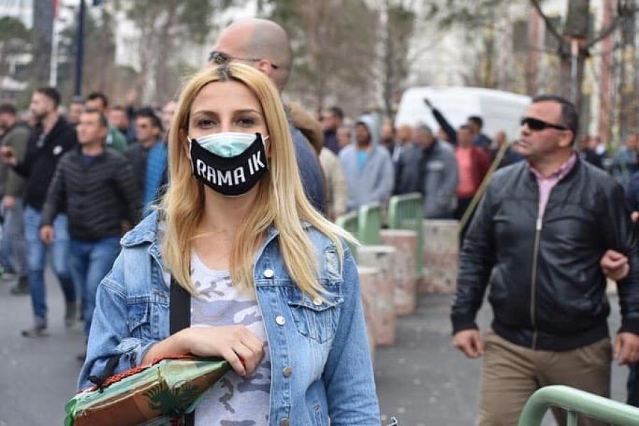 DETAJE/Parulla për Borschardt, studentja e shoqëruar aktiviste, shqyrtohen pamjet filmike