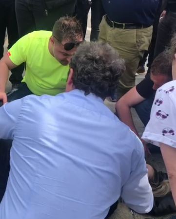 VIDEO/E reja aksidentohet në Milot, ish-deputeti i vjen në ndihmë