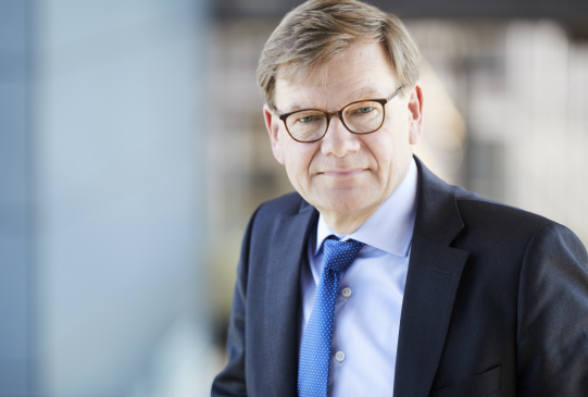 “Jo negociata pa burgosur votëblerësit”, flet Wadephul: Shqipëria në një krizë të rrezikshme politike