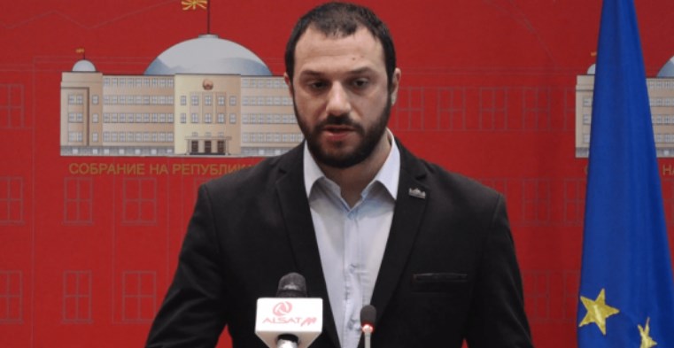 U kap në përgjime duke porositur drogë, deputeti jep dorëheqjen