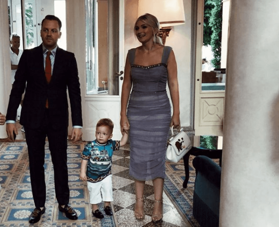 FOTO/Sara Hoxha e “teproi”, pushime në resortin super të shtrenjtë me familjen e saj