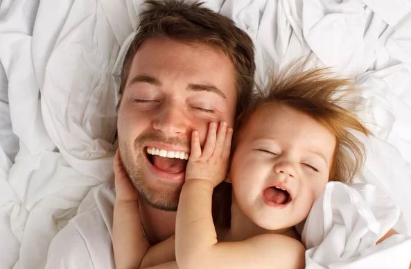 Fëmija më mirë t’i ngjajë nënës apo babait? Shkenca jep përgjigjen