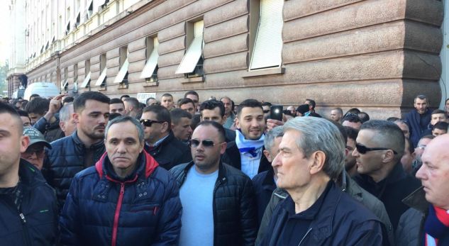 Berisha i bashkohet protestës: Cunam i paparë! Rama në tunelet e Bizës