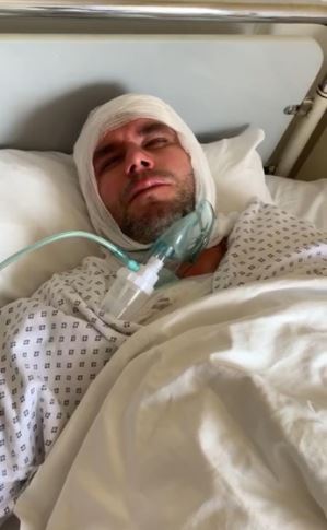 VIDEO/Dëshmia tronditëse e protestuesit: Më zbrazën dy bombola me gaz derisa më ra të fikët