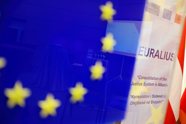 Zyra e BE-së në Tiranë kundër Presidentit Meta: Reforma në drejtësi është sukses