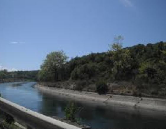 Një burrë bie në lumin e Bistricës, e shoqëronte djali i tij 15-vjeçar