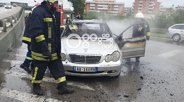 Makina merr flakë në ecje, si shpëtoi 27 vjeçarja në Durrës