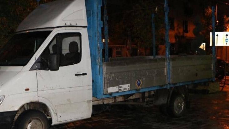 Vidhnin makina, kapen në flagrancë grabitësit e automjeteve në Tiranë