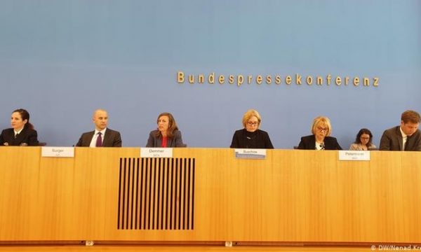 “Do shqyrtojmë me kujdes progres- raportin” Gjermania ende pa opinion zyrtar për negociatat me Shqipërinë