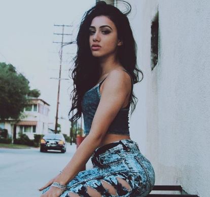 VIDEO/Revista “New York Times” shkrim për këngëtaren shqiptare: Dëgjojeni me patjetër