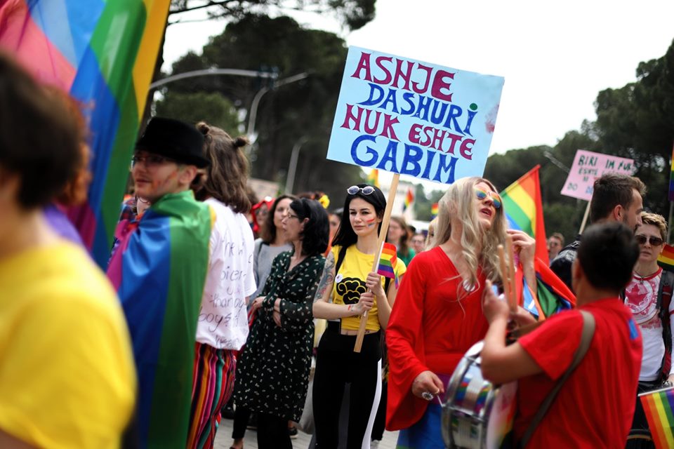 Delegacioni i BE në Tiranë: Gjithkush meriton të zgjedhë se kë dëshiron të dojë!