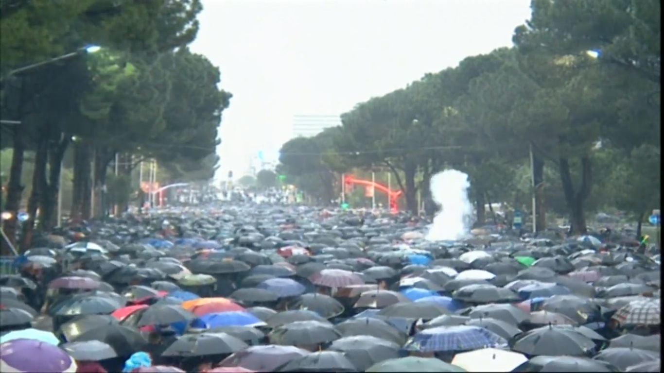 Basha zbulon itinerarin, ja ku do të protestojnë sot shqiptarët