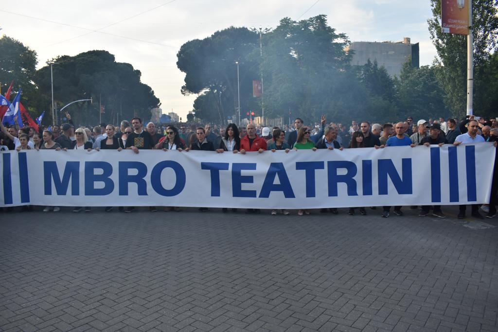FOTO/ “S’ka zgjedhje pa opozitën, Rama ik”, protesta masive e opozitës