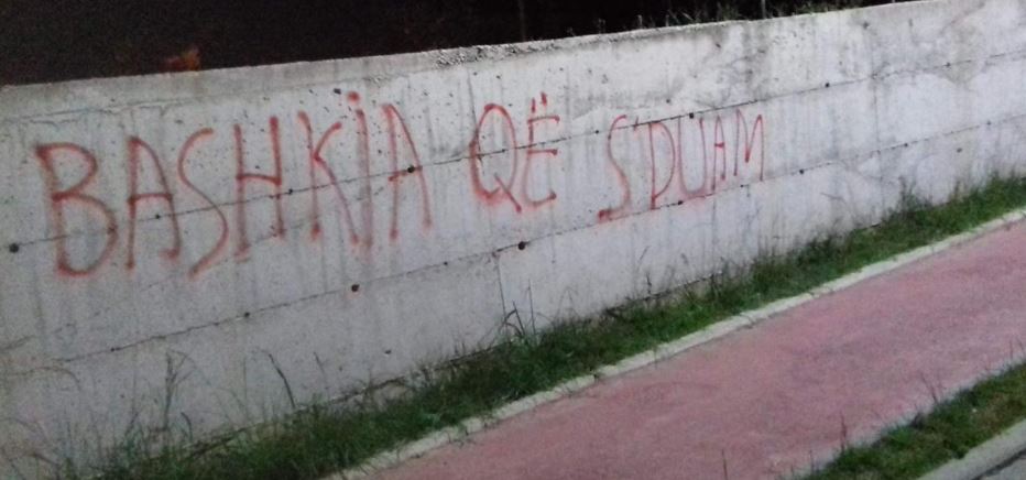 FOTO/Publikohen pamjet nga Jugu i Shqipërisë, qytetarët mesazhe për Ramën