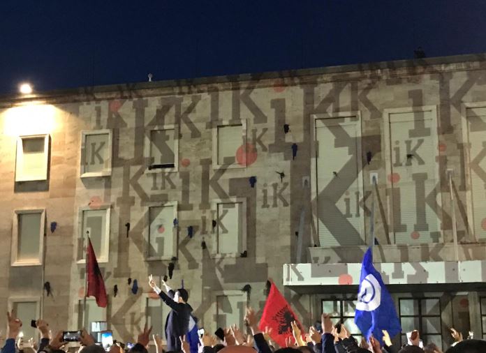 FOTO/Kryeministria “vishet” nga mesazhet, qytetarët i tregojnë Ramës si ka qeverisur