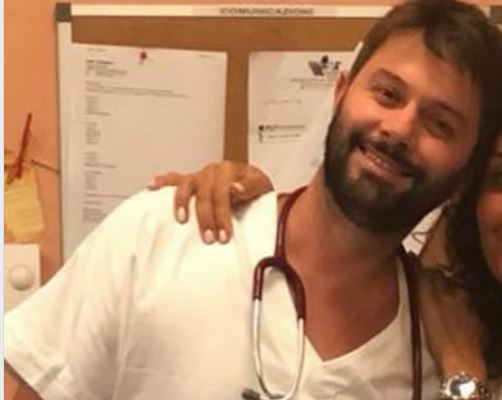 Mjeku shqiptar kthehet në hero, i shpëton jetën të moshuarës pak pasi tha “Po” në altar