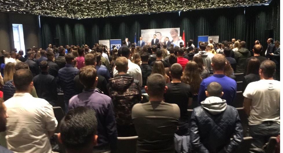 VIDEO/Djali i madh i Sokol Olldashit krah kryedemokratit, Basha: Nderon trashëgiminë e babait të tij