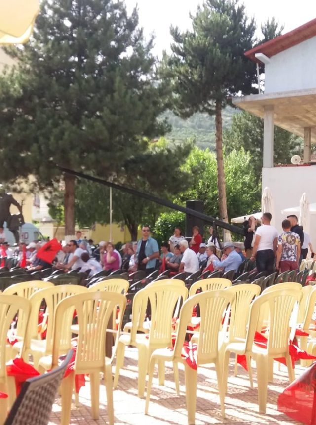 Kryebashkiakja publikon fotot nga mitingu i Ramës: Edhe socialistët kanë filluar braktisin takimet farsë