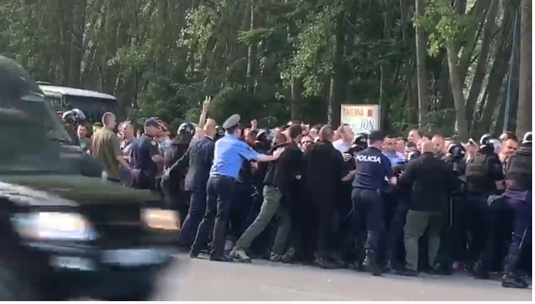 VIDEO/ Rama ndërron rrugë prapë! Nga frika e qytetarëve, shkon klandestin maleve