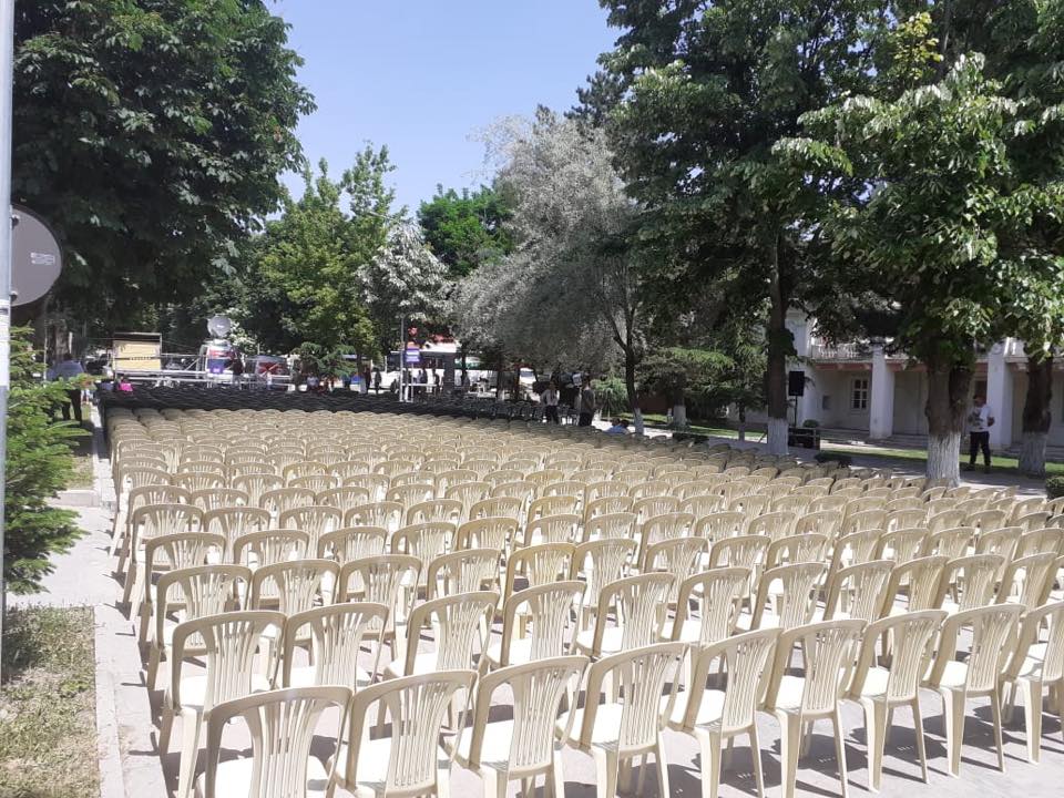 VIDEO/Zbulohen mesazhet private, kryebashkiaku: Sillni 4 vetë për familje, merruni me ata që nuk vijnë