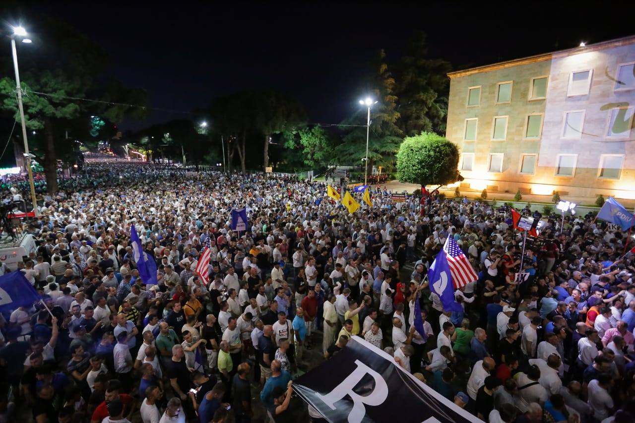 FOTO/Basha i vendosur për 30 Qershorin: Ja si do të zgjidhet kjo krizë