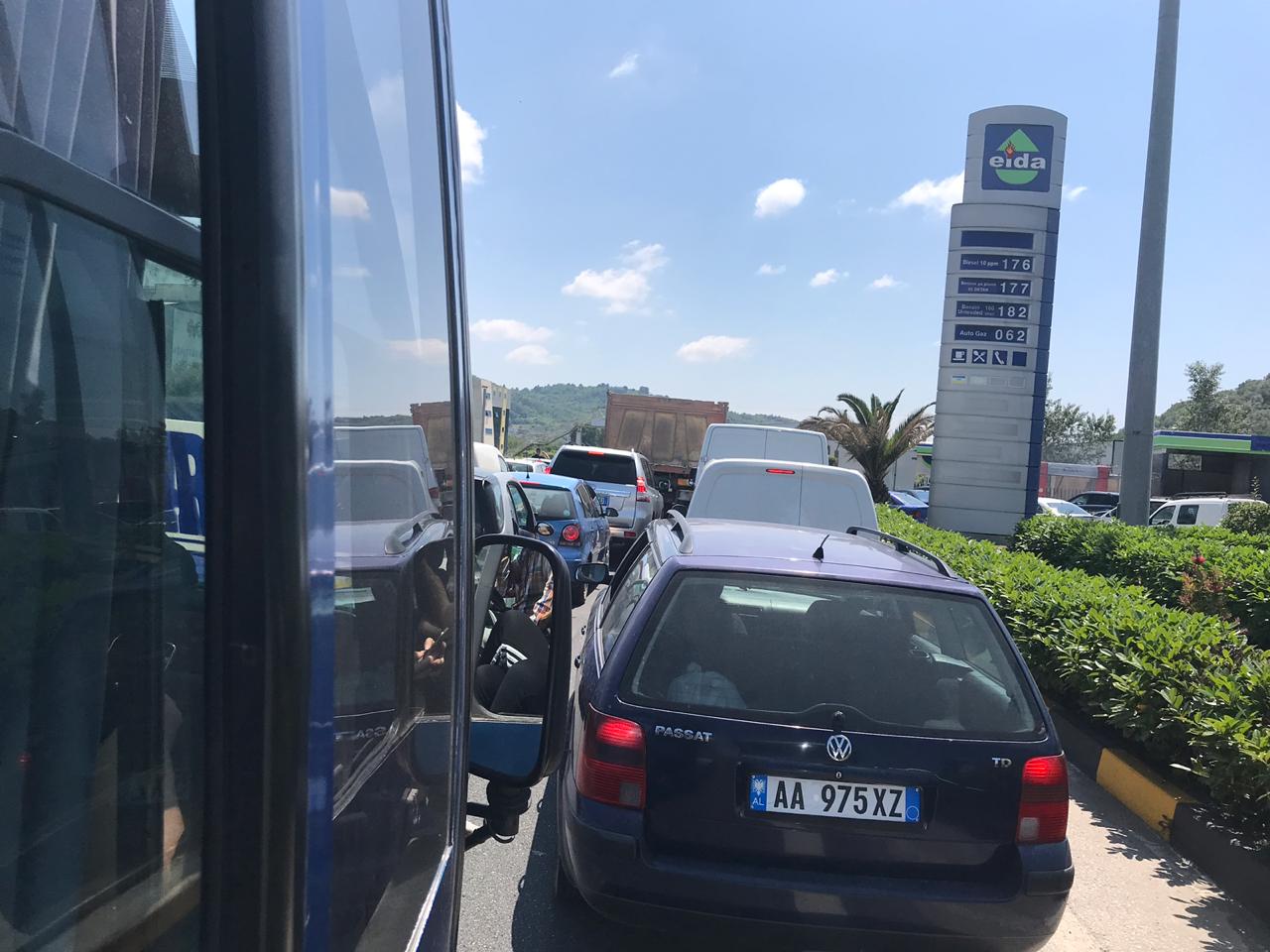 FOTO/4 makina aksidentohen në autostradën Tiranë-Durrës, ka të plagosur