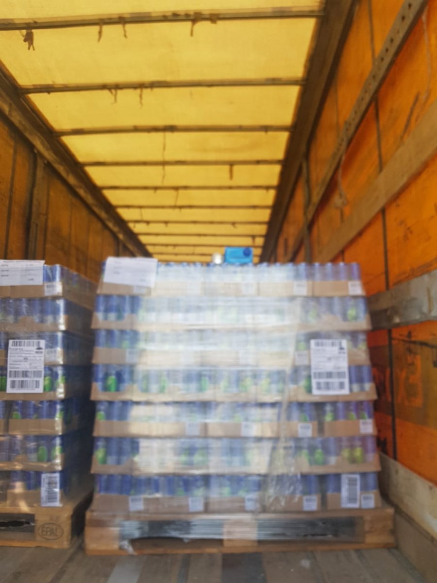 FOTO/AKU bllokon dhjetra ton lëngje frutash, vinte nga Serbia