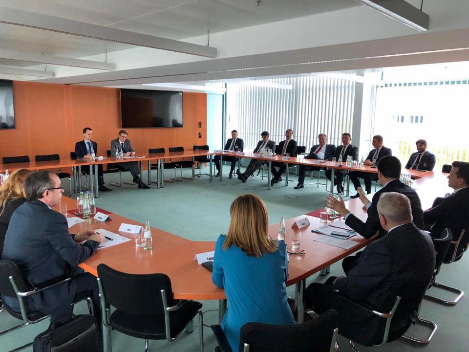 Basha nga Berlini: Politikanët e korruptuar kërcënojnë integrimin dhe stabilitetin e rajonit