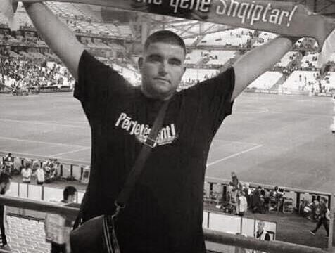 Shkoi në spital të ngushtonte stomakun, por humbi jetën/ Nëna mes lotësh: Ma vranë djalin