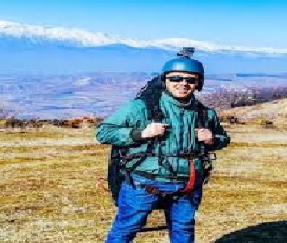 EMRI/ Rrëzohet me parashutë, humb jetën në spital 30 vjeçari