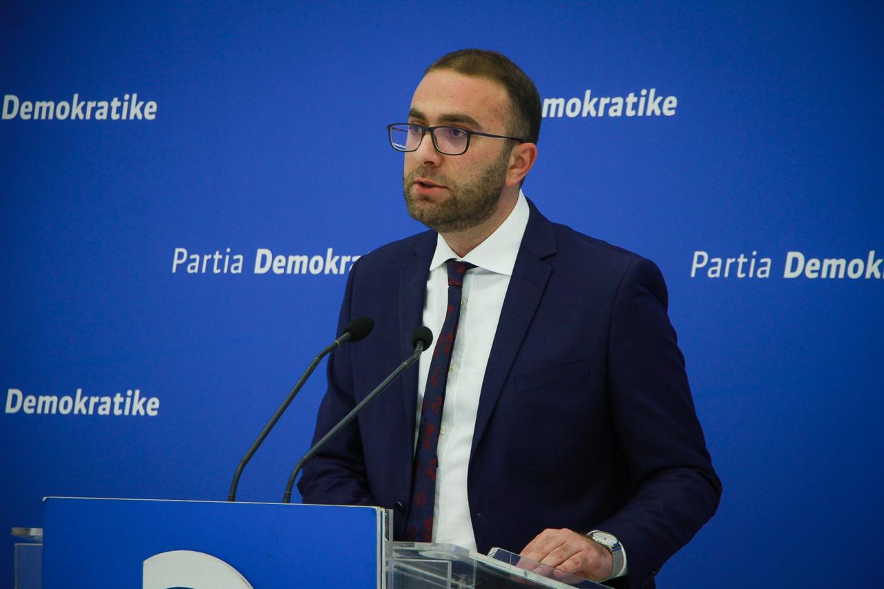 “Boll më me Shqipërinë që duan ata”, Bardhi ia rendit Ramës: Je njeriu më i rrezikshëm për shqiptarët