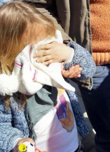 “Këtej u hedhin gaz lotsjellës, këtej bëjnë show me fëmijë”,Këlliçi: Duhen larguar politikanët e tipit Veliaj