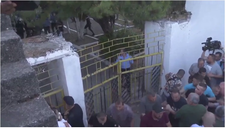 VIDEO/ “Nga Kavaja heroike, nuk ka gaz lotsjellës që ndal vullnetin e shqiptarëve.”