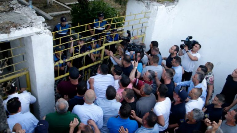 Vendoset masa e sigurisë për 6 protestuesit në Kavajë