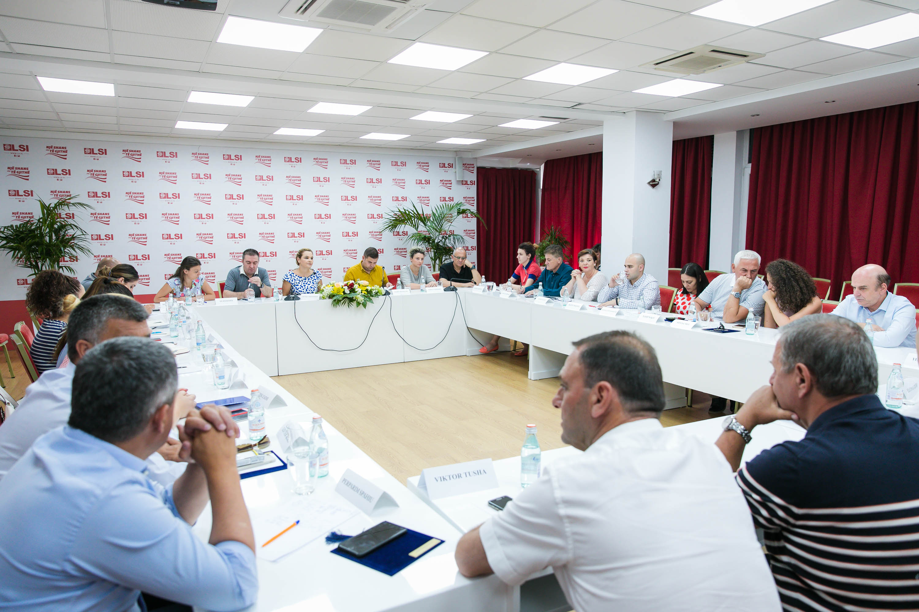 Aksioni i opozitës/ LSI mbledh kryesinë në 19:30