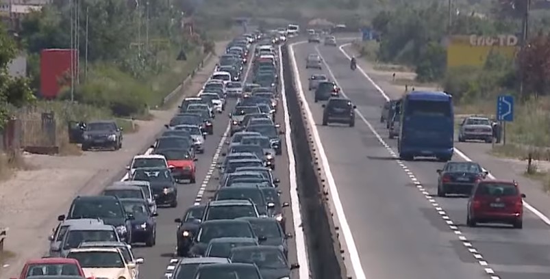 14 kilometra trafik! Çfarë ndodhi këtë të dielë në Tiranë