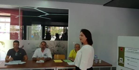 Gafa e kandidates së BD, shkon të votojë por harron mjetin e identifikimit