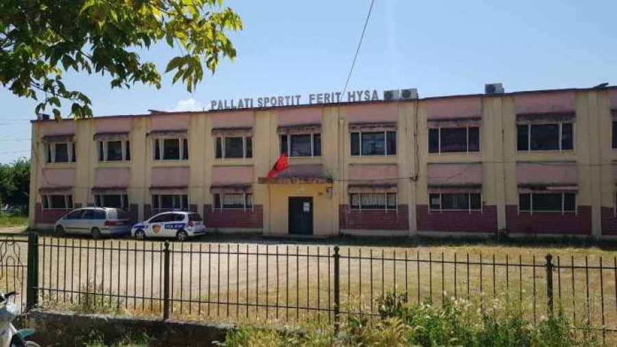 Nisin përplasjet e para për zgjedhjet, policia merr në mbrojtje KZAZ-në në Burrel