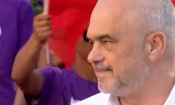 Qytetari i thotë në mes të fushatës elektorale “Rama ik”, ja si reagon këtë herë kryeministri