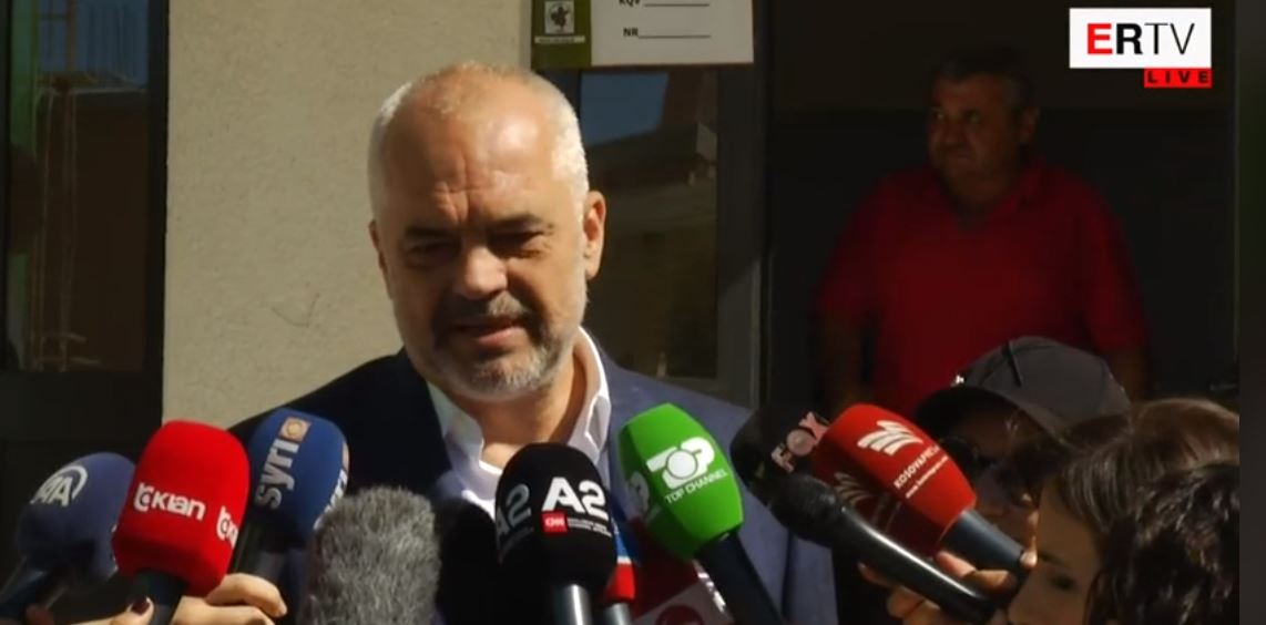 “Nuk luhet me sovranin”, Rama- gazetarëve: Ma hapni rrugën