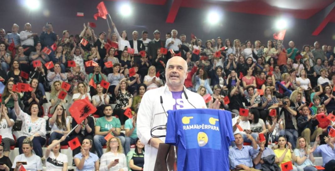 “Çeli fushatën me frikë”, Berisha zbardh detajet: U përdorën qentë antieksploziv për pjesëmarrësit