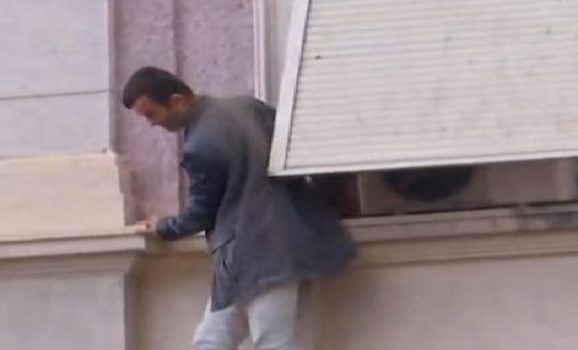 “Spidermani” i protestës së opozitës punon si “DJ”