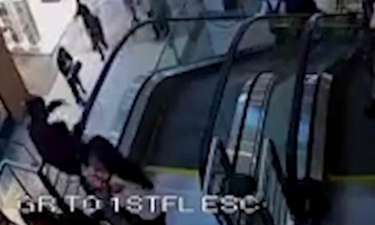 SHOKUESE/  Vdes 12 vjeçari, rrëzohet nga shkallët