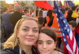 FOTO/”Për fëmijët tanë”, Ftesa e veçantë e Vokshit për protestën, publikon foton me vajzën e saj