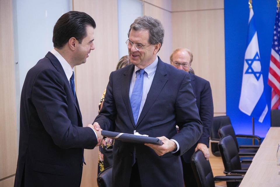 Basha, takim i perzemert me hebraiket e Amerikes