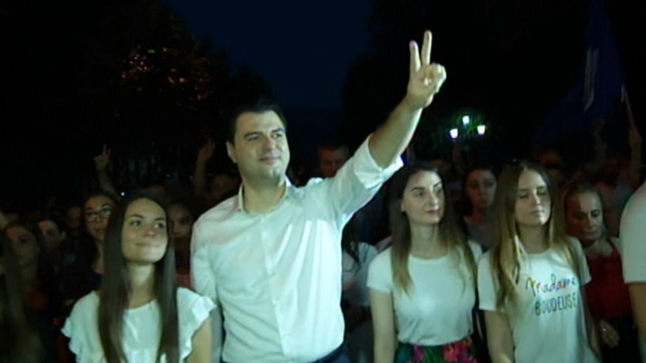 FOTO/ LIVE NGA PROTESTA E PD